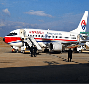 岳阳三荷航空货运航空快运业稳步发展的原因是什么？